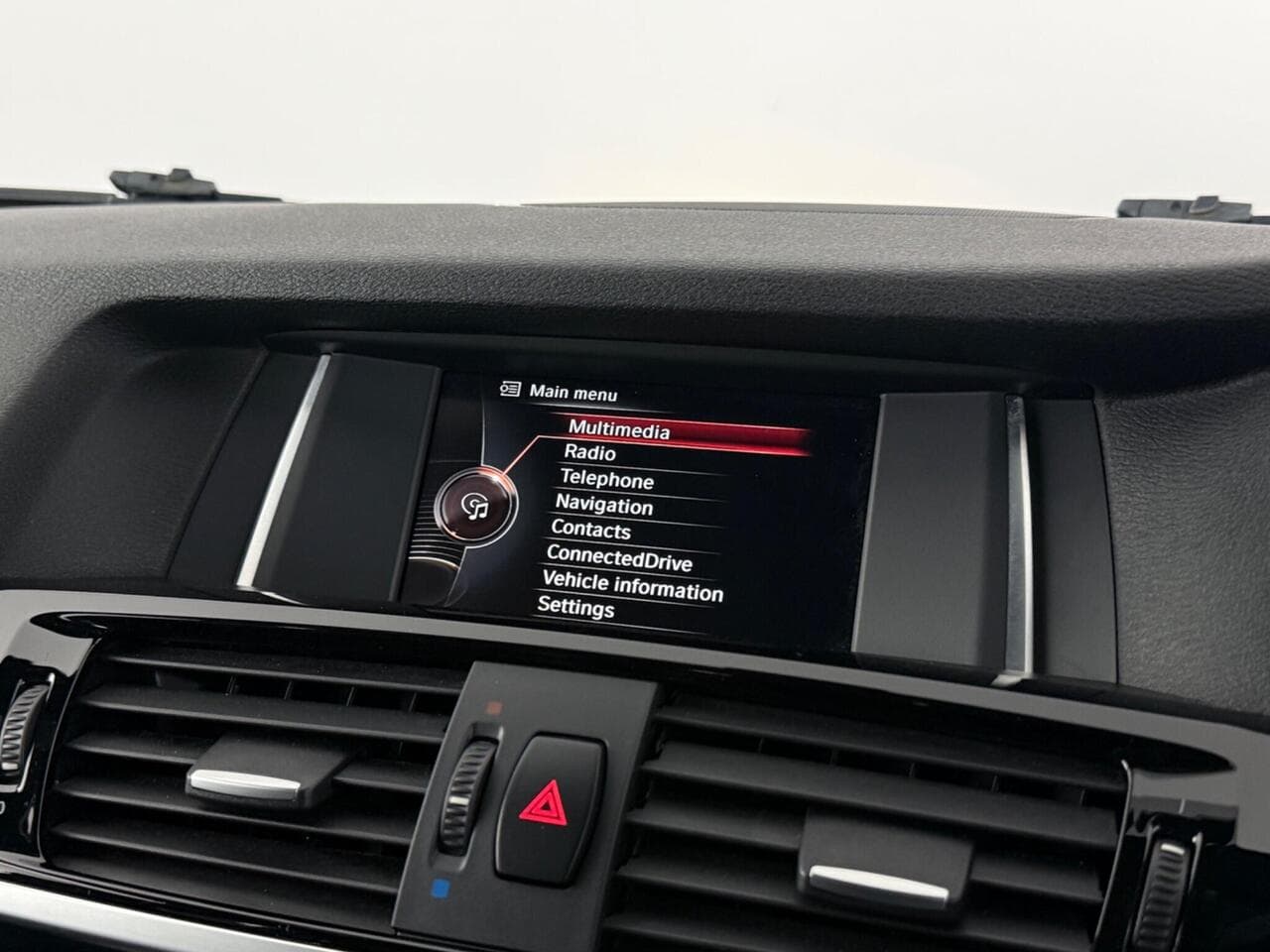 BMW X3 thumbnail Infotainment System