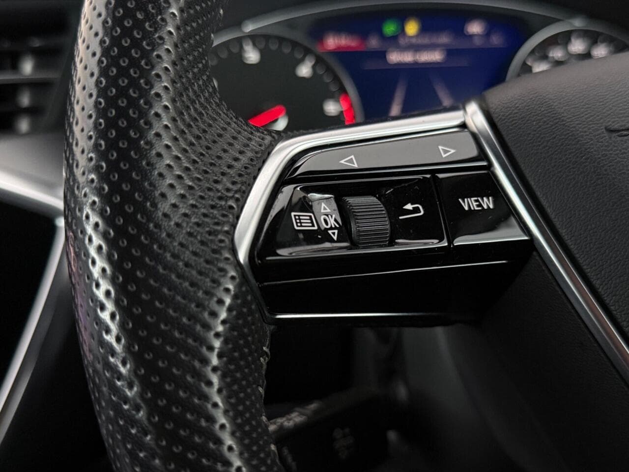 Audi A6 Saloon thumbnail Misc Controls