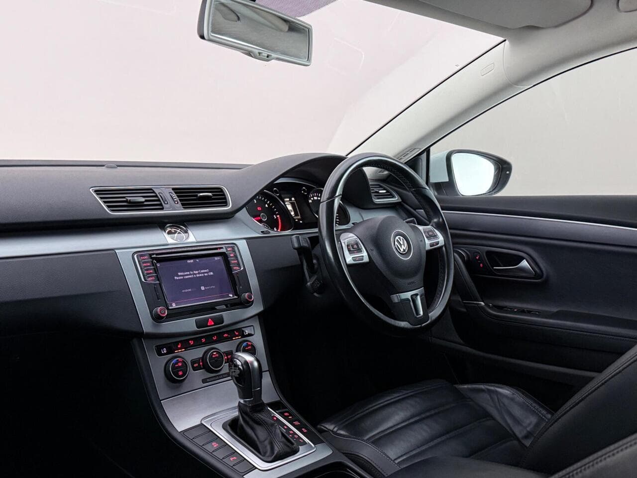 Volkswagen CC thumbnail Interior Front