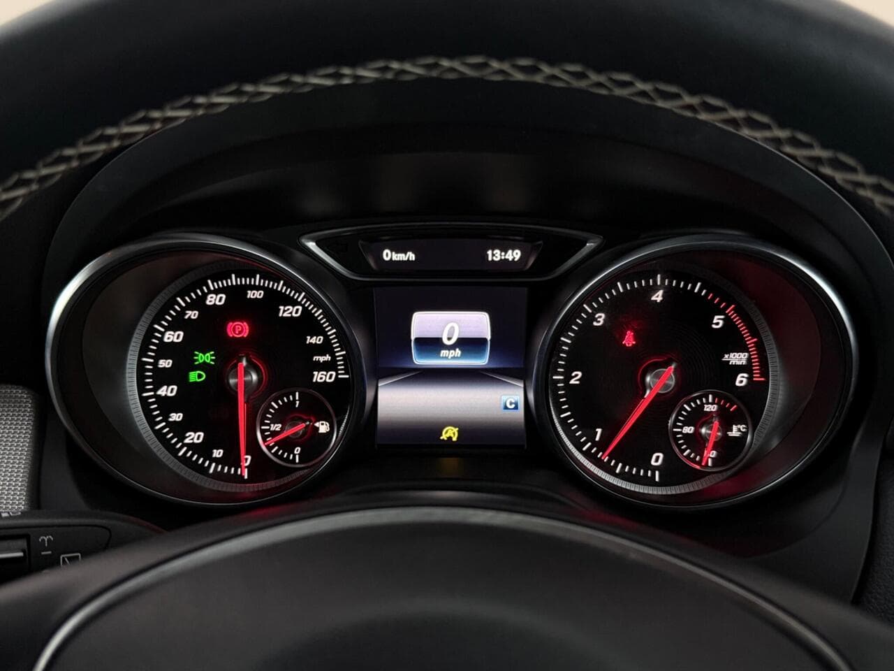 Mercedes-Benz GLA thumbnail Driver Instruments