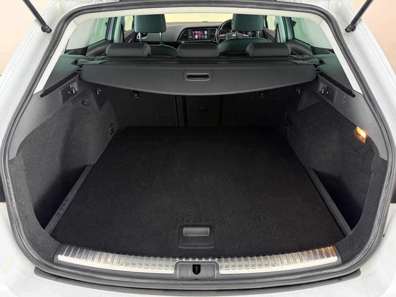 SEAT Leon thumbnail Boot