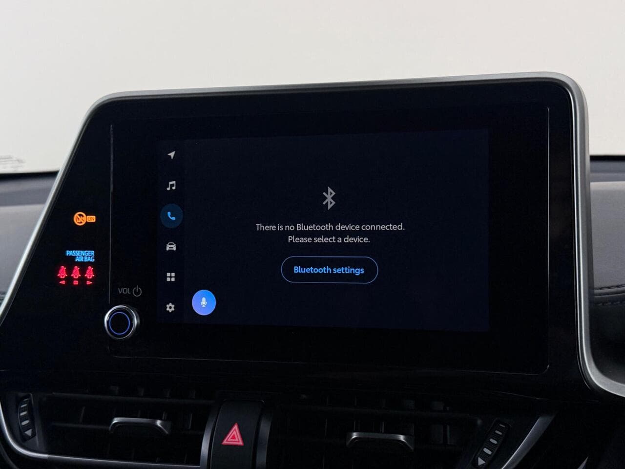 Toyota C-HR thumbnail Infotainment System