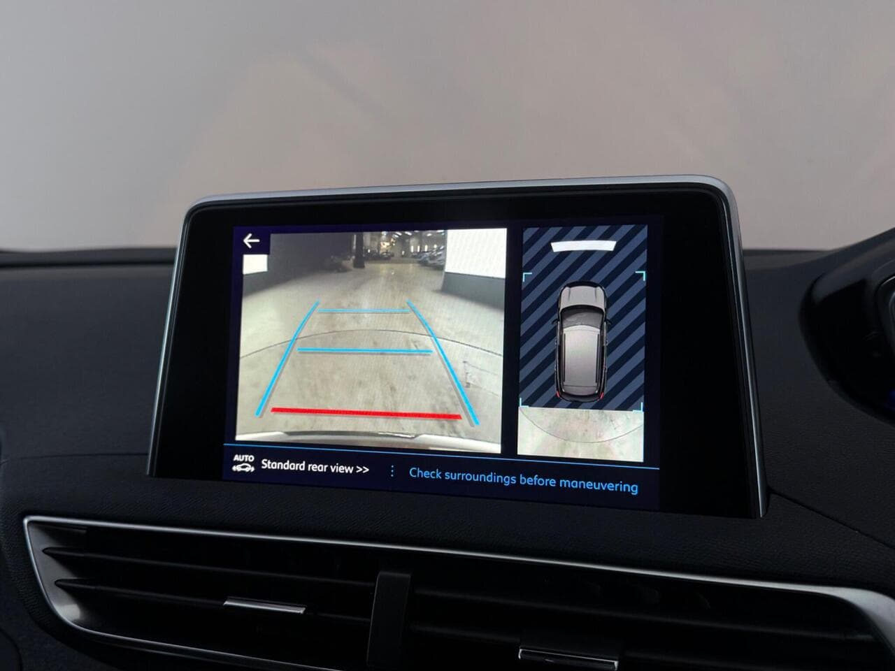 Peugeot 3008 thumbnail Infotainment System
