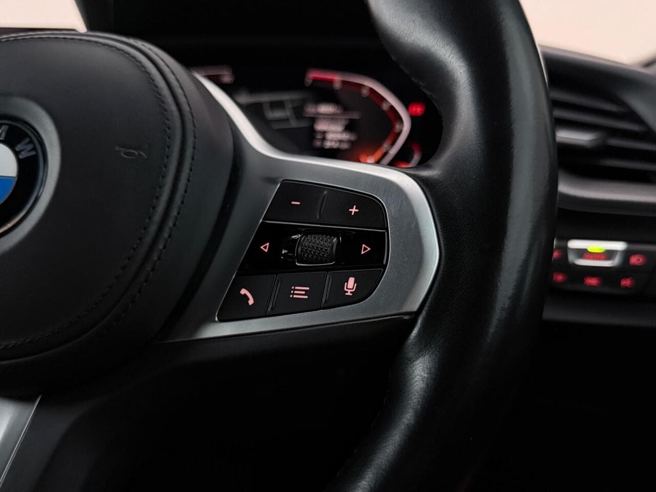 BMW 2 Series Gran Coupe thumbnail Misc Controls