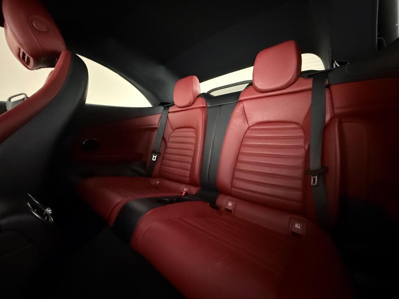 Mercedes-Benz C Class thumbnail Seats Rear