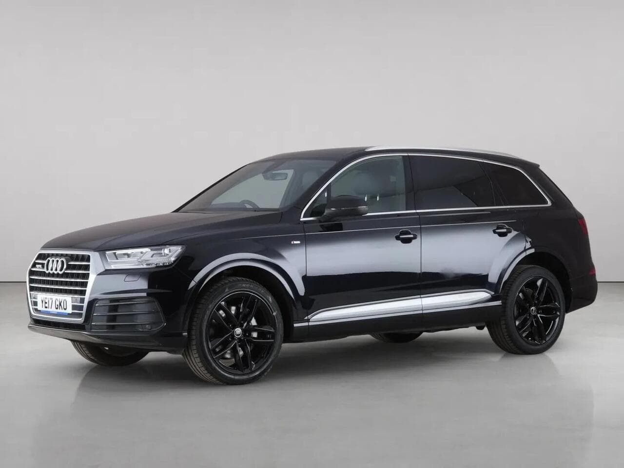 Audi Q7 thumbnail Front Left