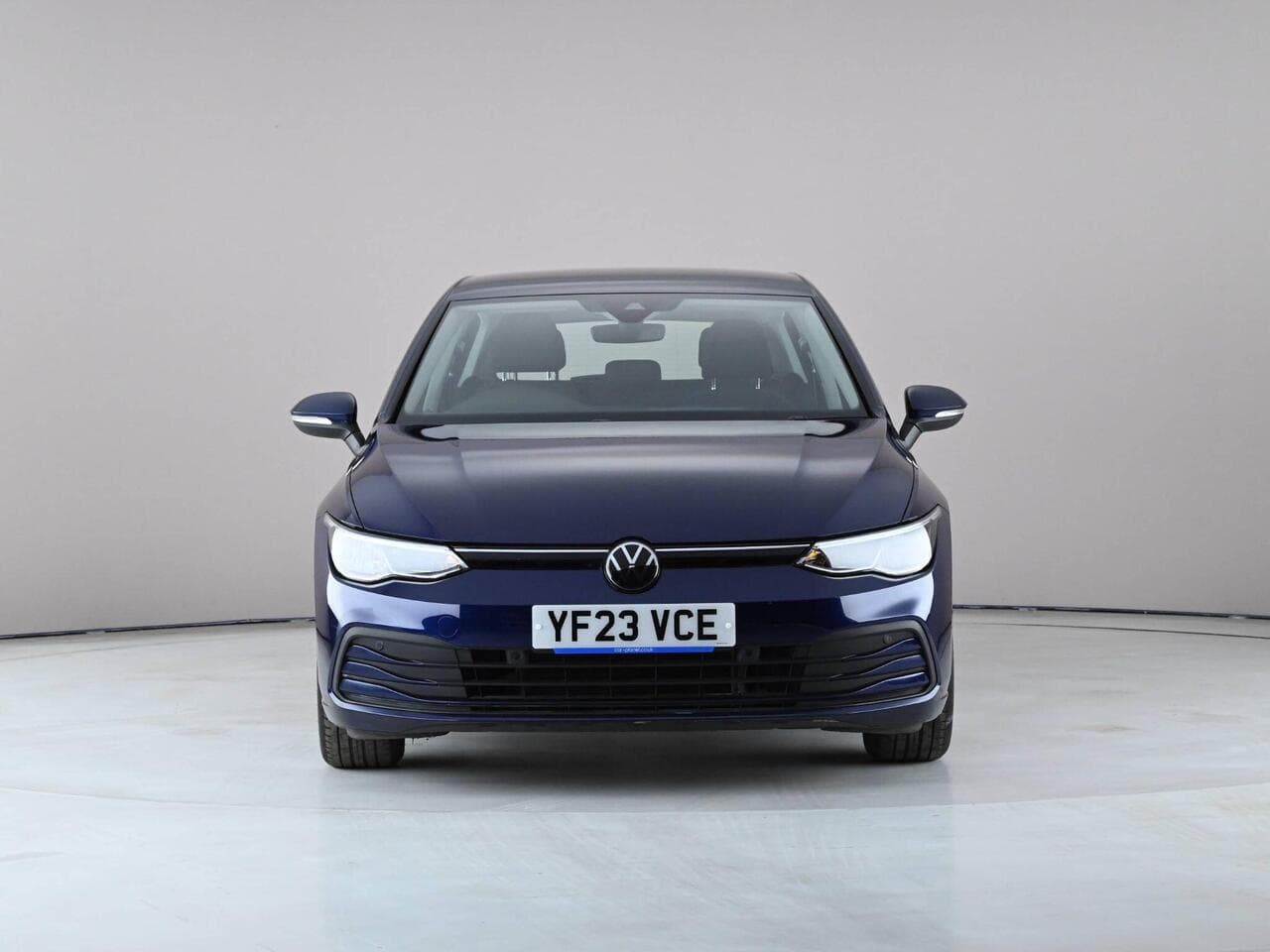 Volkswagen Golf thumbnail Front