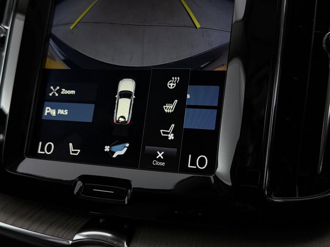 Volvo XC60 thumbnail Infotainment System