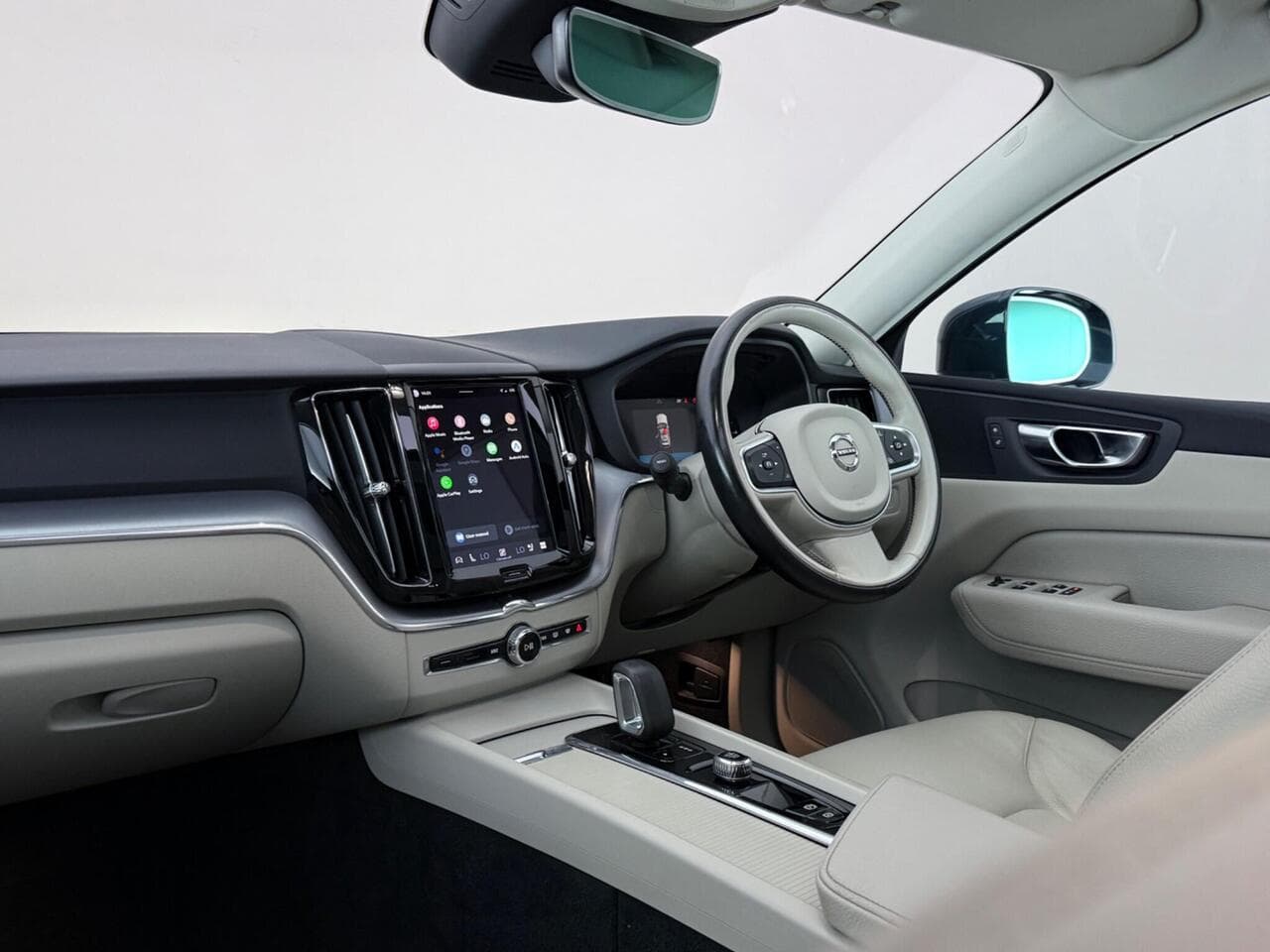 Volvo XC60 thumbnail Interior Front