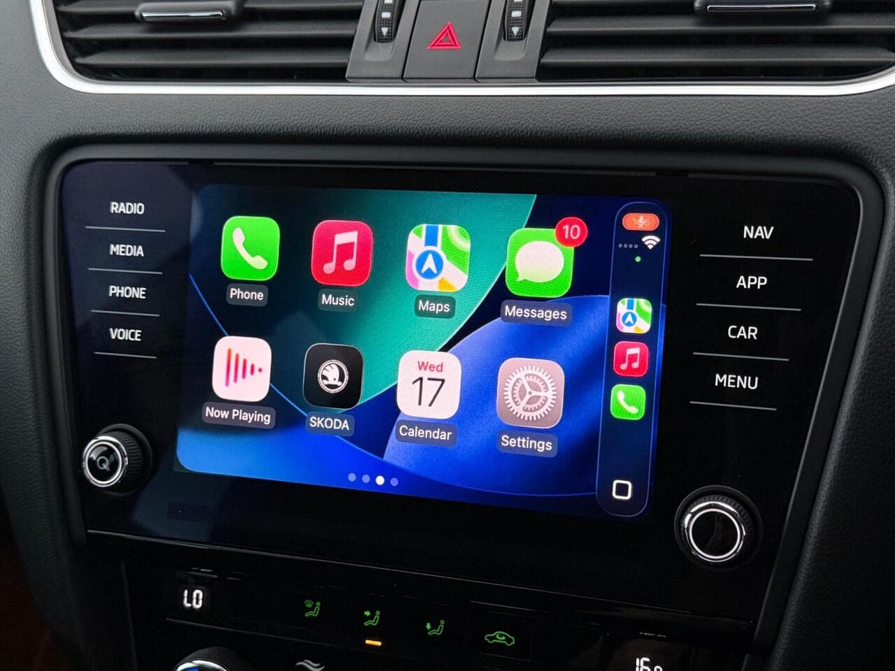 Skoda Octavia thumbnail Infotainment System