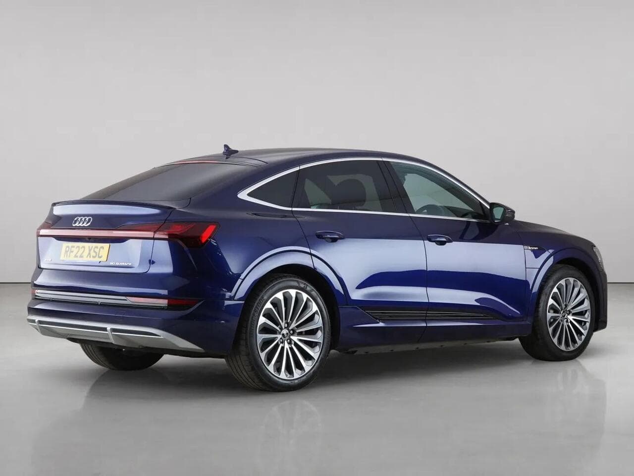 Audi e-tron thumbnail Rear Right