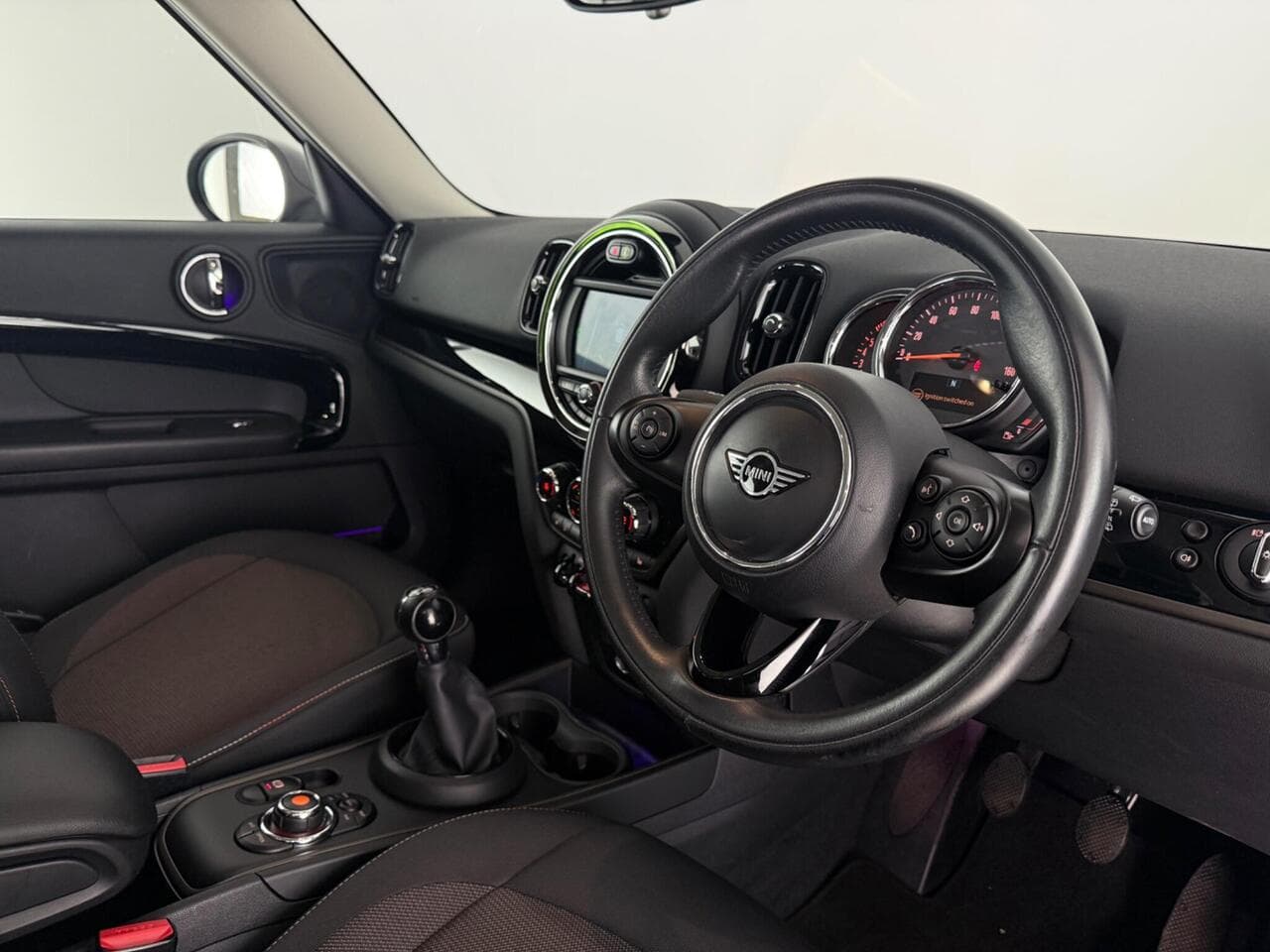 MINI Countryman thumbnail Interior Front