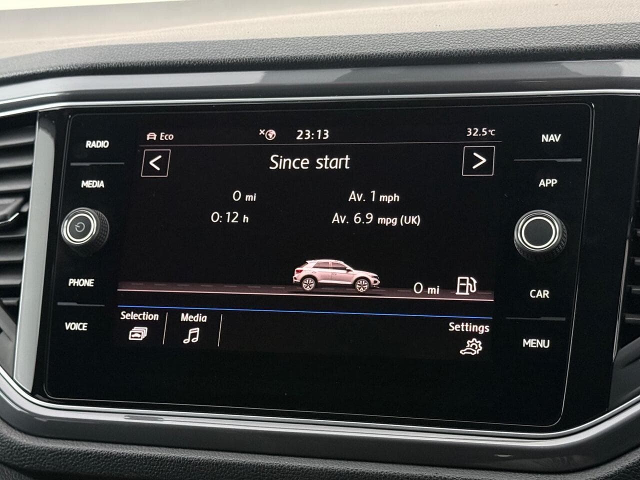 Volkswagen T-Roc thumbnail Infotainment System