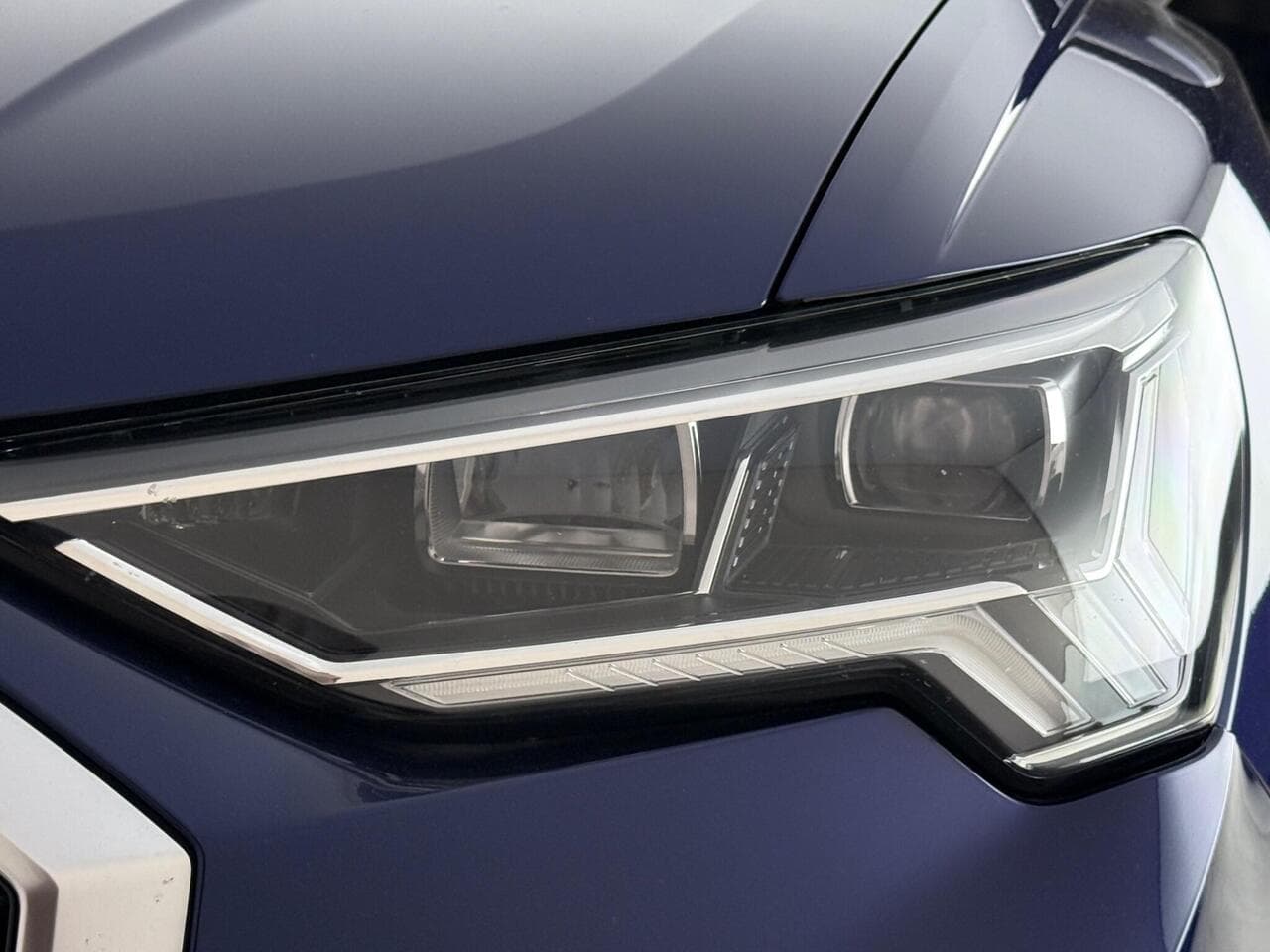 Audi Q3 thumbnail Lights Front