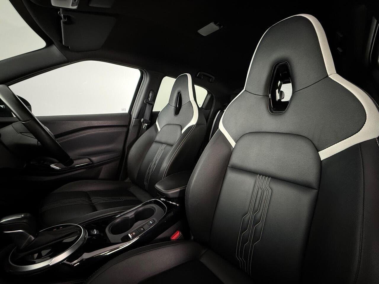 Nissan Juke thumbnail Seat Front Passenger
