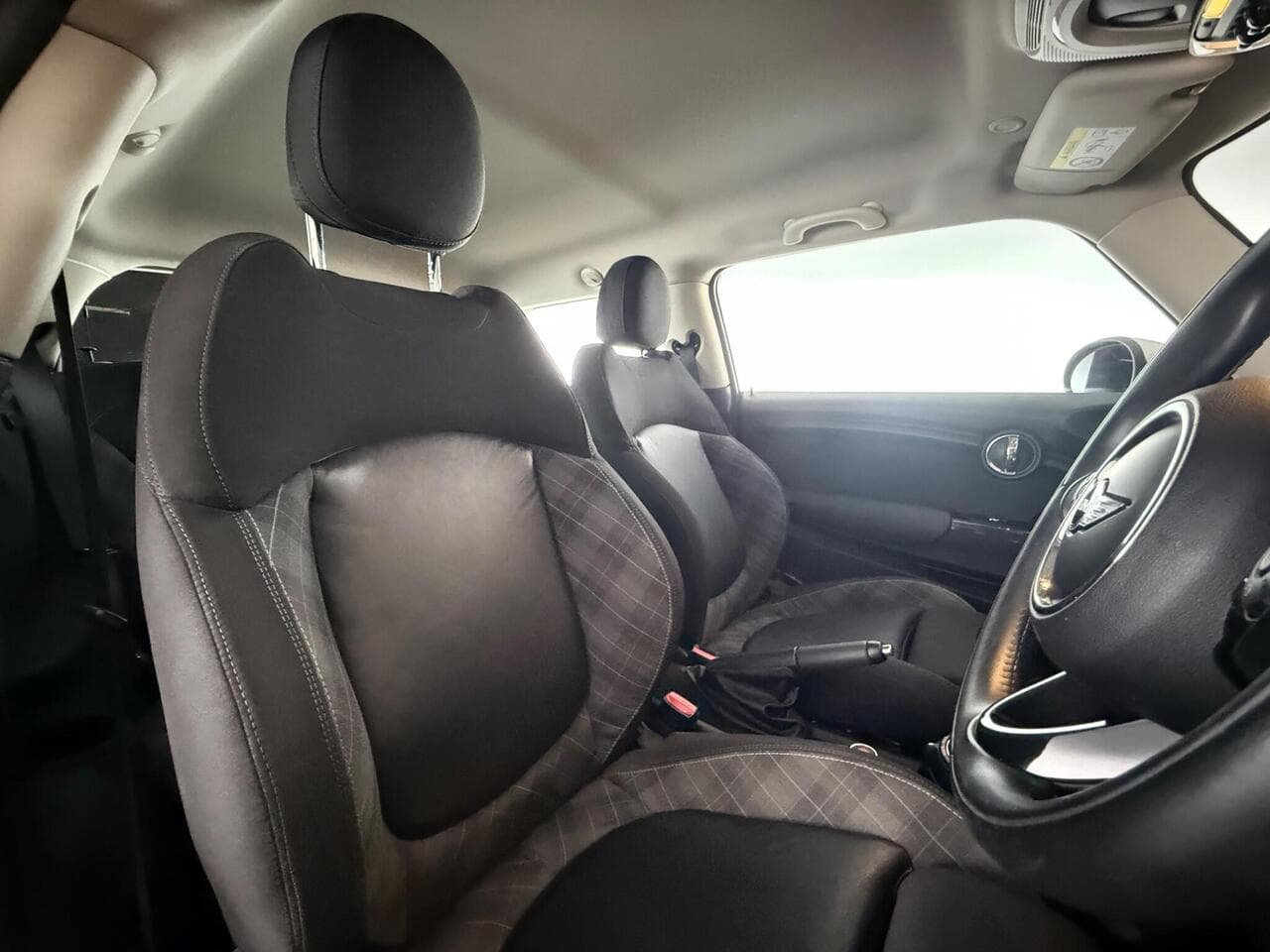 MINI Hatch thumbnail Seat Driver