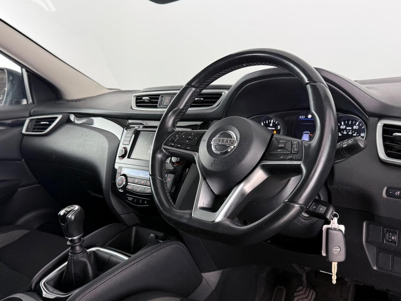 Nissan Qashqai thumbnail Interior Front