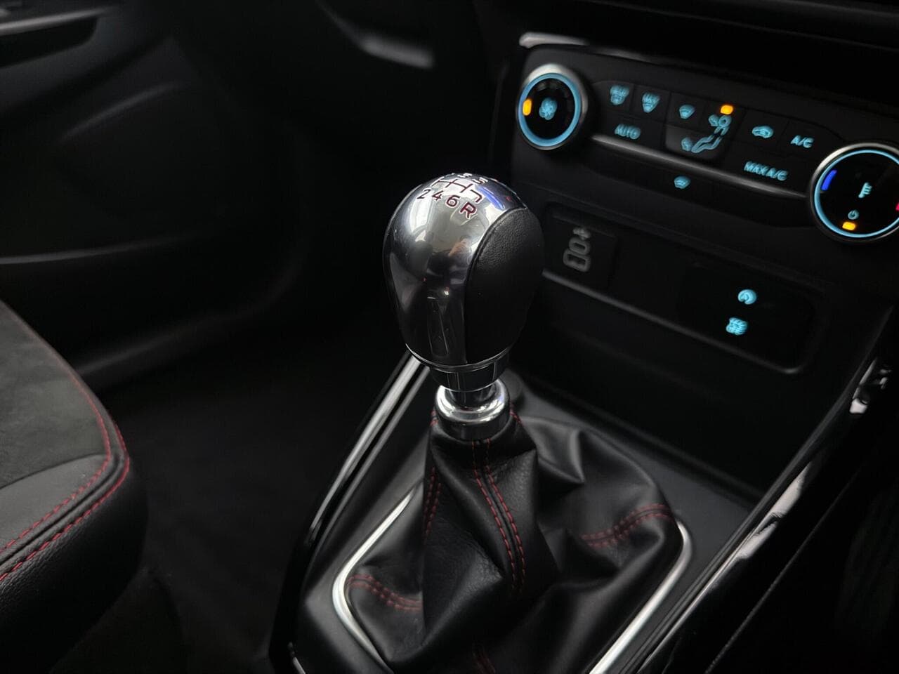 Ford EcoSport thumbnail Interior Front