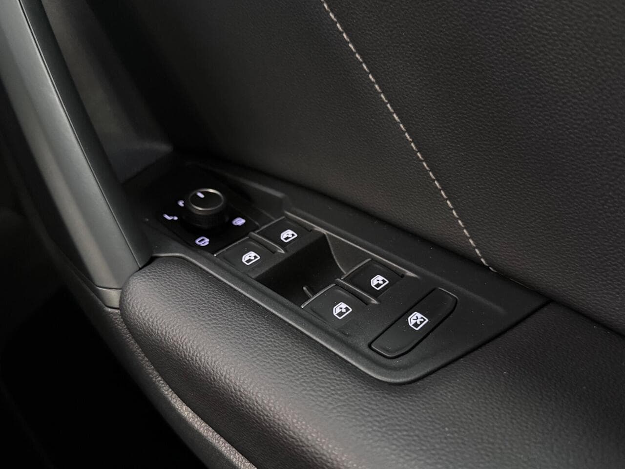 Volkswagen Tiguan thumbnail Misc Controls