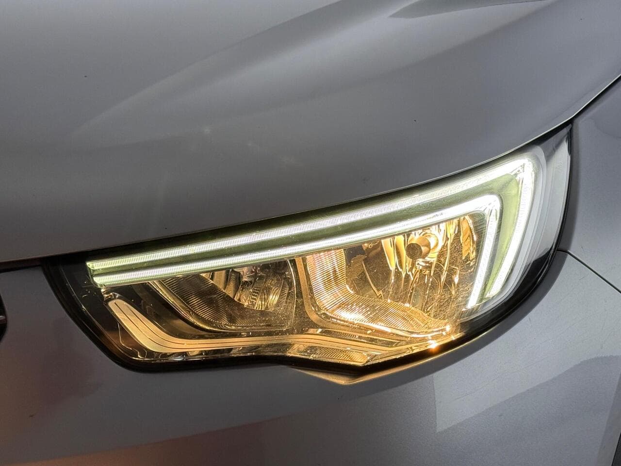 Vauxhall Grandland X thumbnail Lights Front
