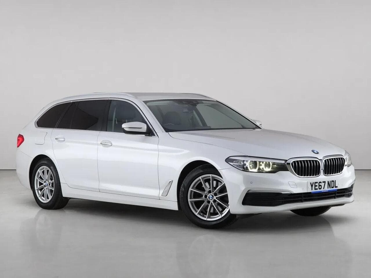 BMW 5 Series - BMW 5 Series 2.0 520d SE Touring Auto Euro 6 (s/s) 5dr