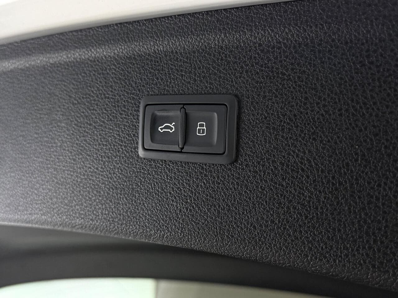 Audi Q5 thumbnail Misc Controls