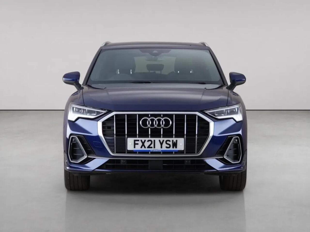 Audi Q3 thumbnail Front