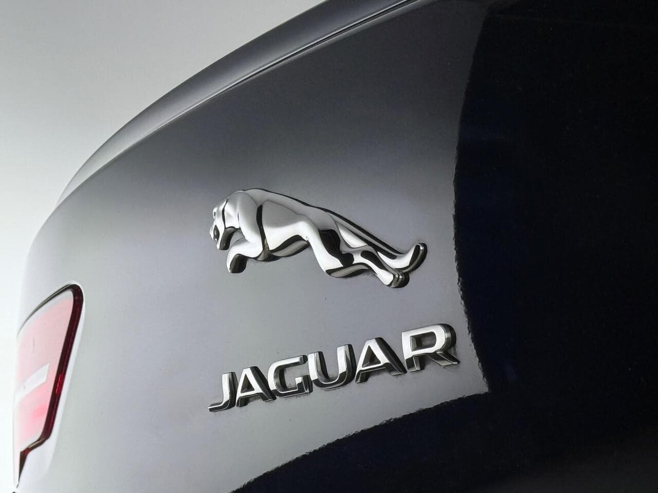 Jaguar I-PACE thumbnail Badge Exterior