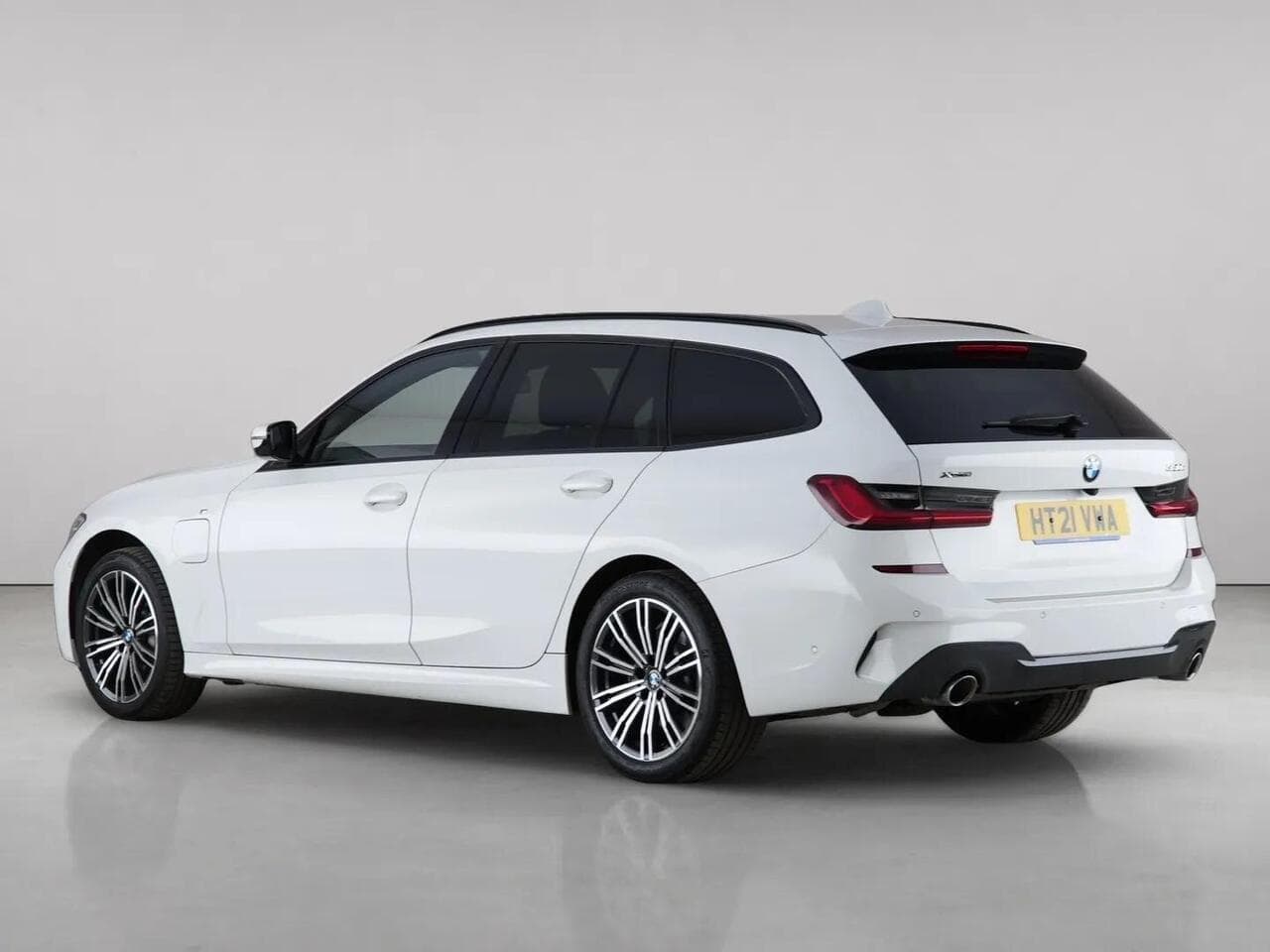 BMW 3 Series thumbnail Rear Left