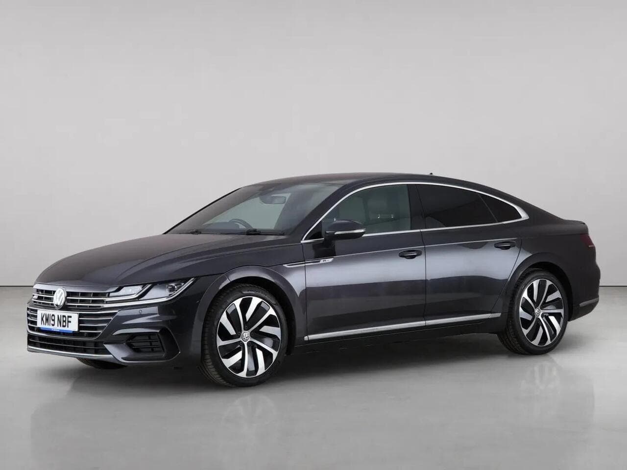 Volkswagen Arteon thumbnail Front Left