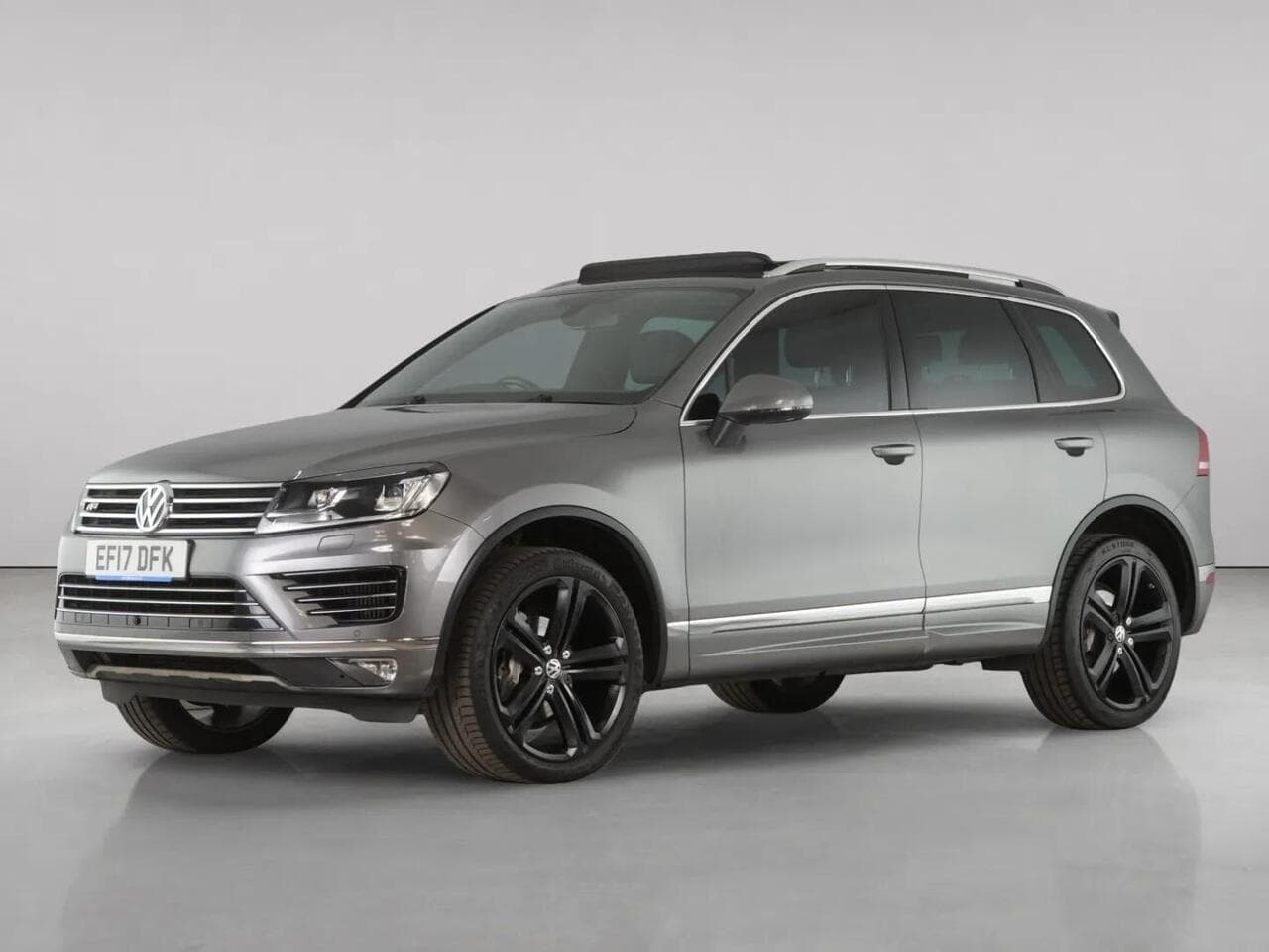 Volkswagen Touareg thumbnail Front Left