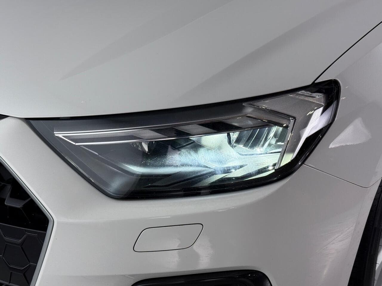 Audi A1 thumbnail Lights Front