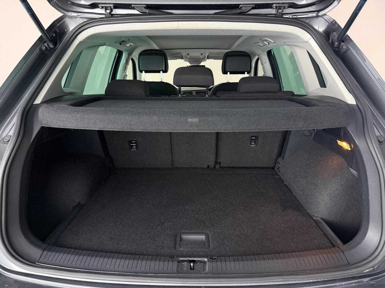 Volkswagen Tiguan thumbnail Boot