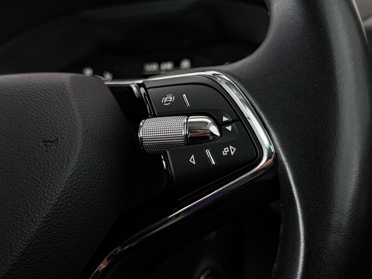 Skoda Kamiq thumbnail Misc Controls