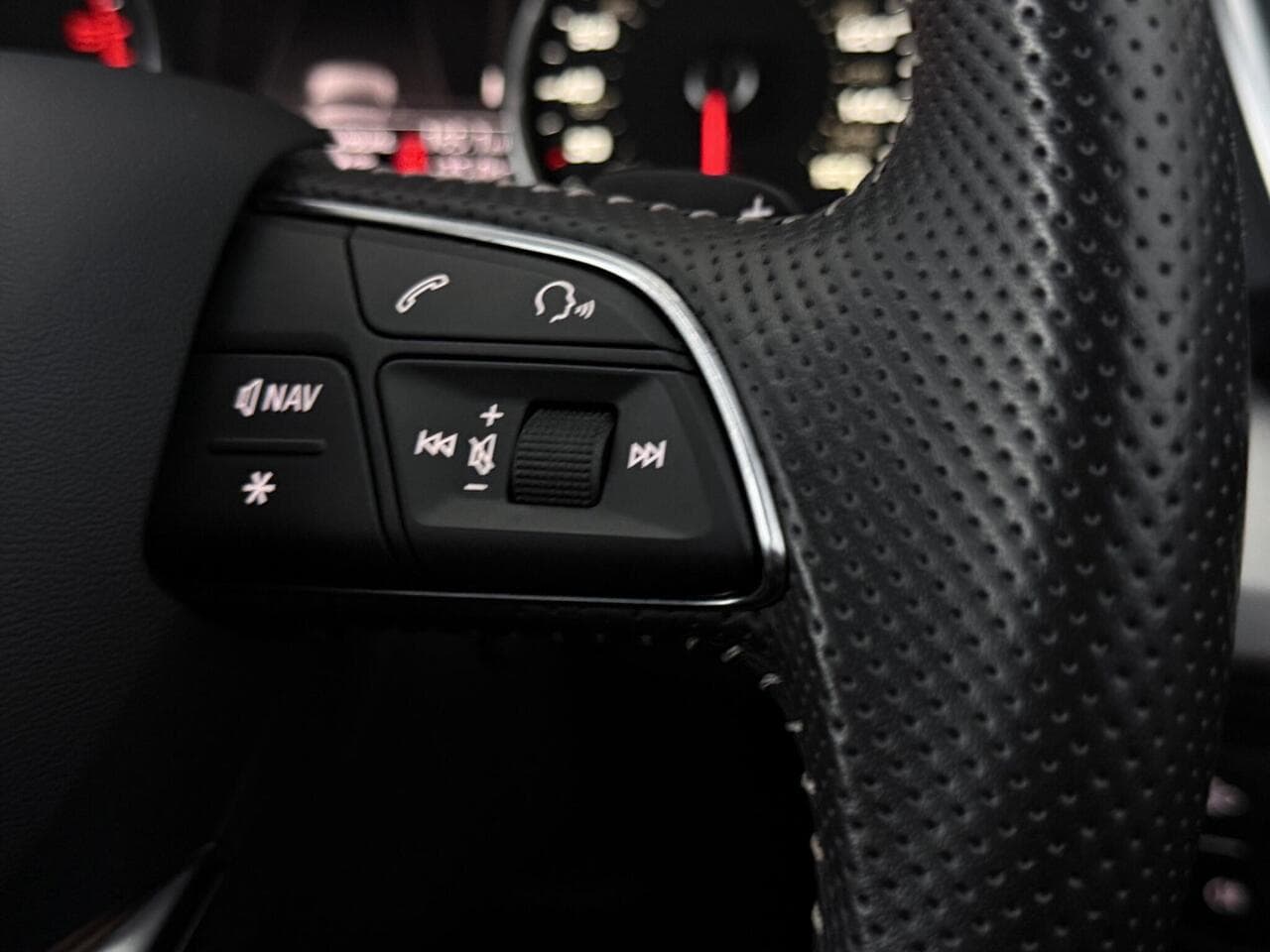 Audi Q5 thumbnail Misc Controls