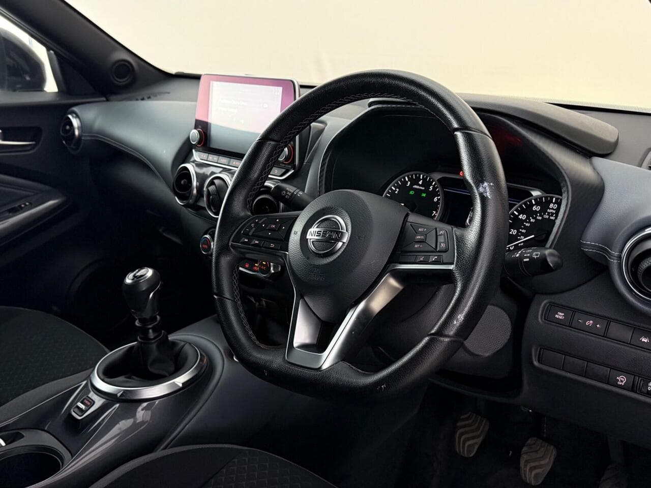 Nissan Juke thumbnail Interior Front
