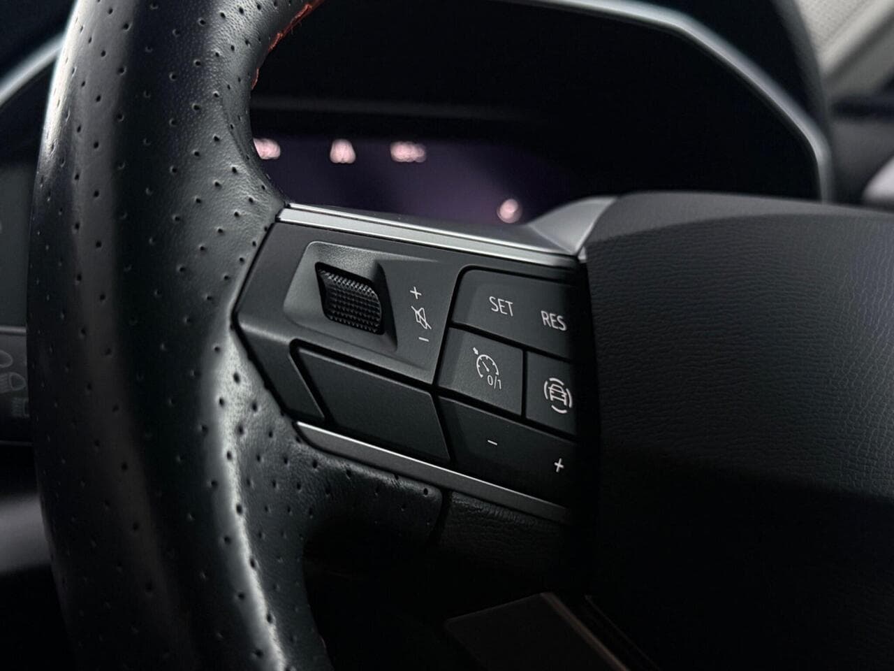 SEAT Leon thumbnail Misc Controls