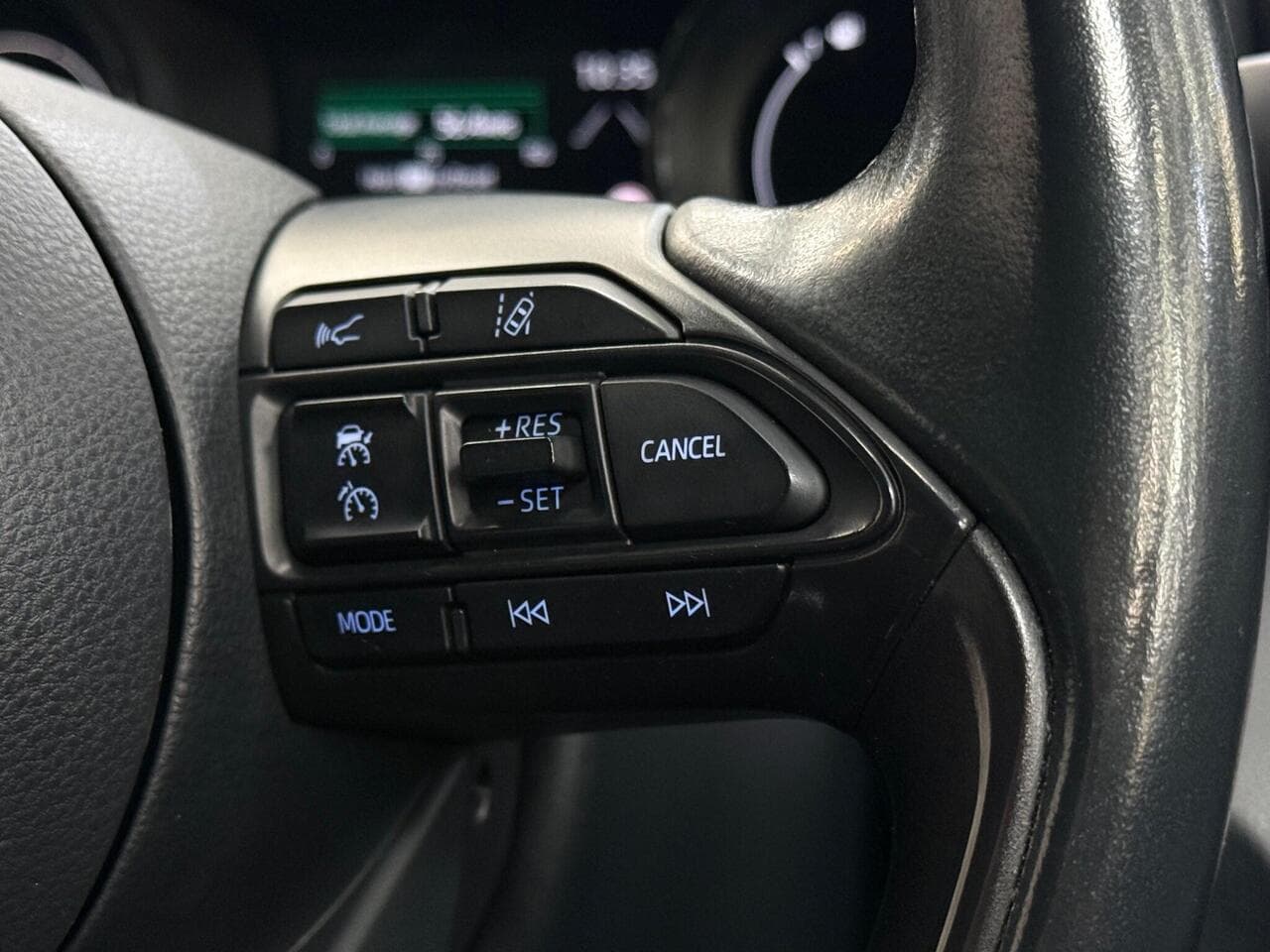 Toyota Yaris thumbnail Misc Controls