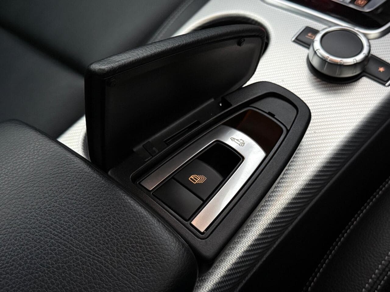 Mercedes-Benz SLC thumbnail Misc Controls