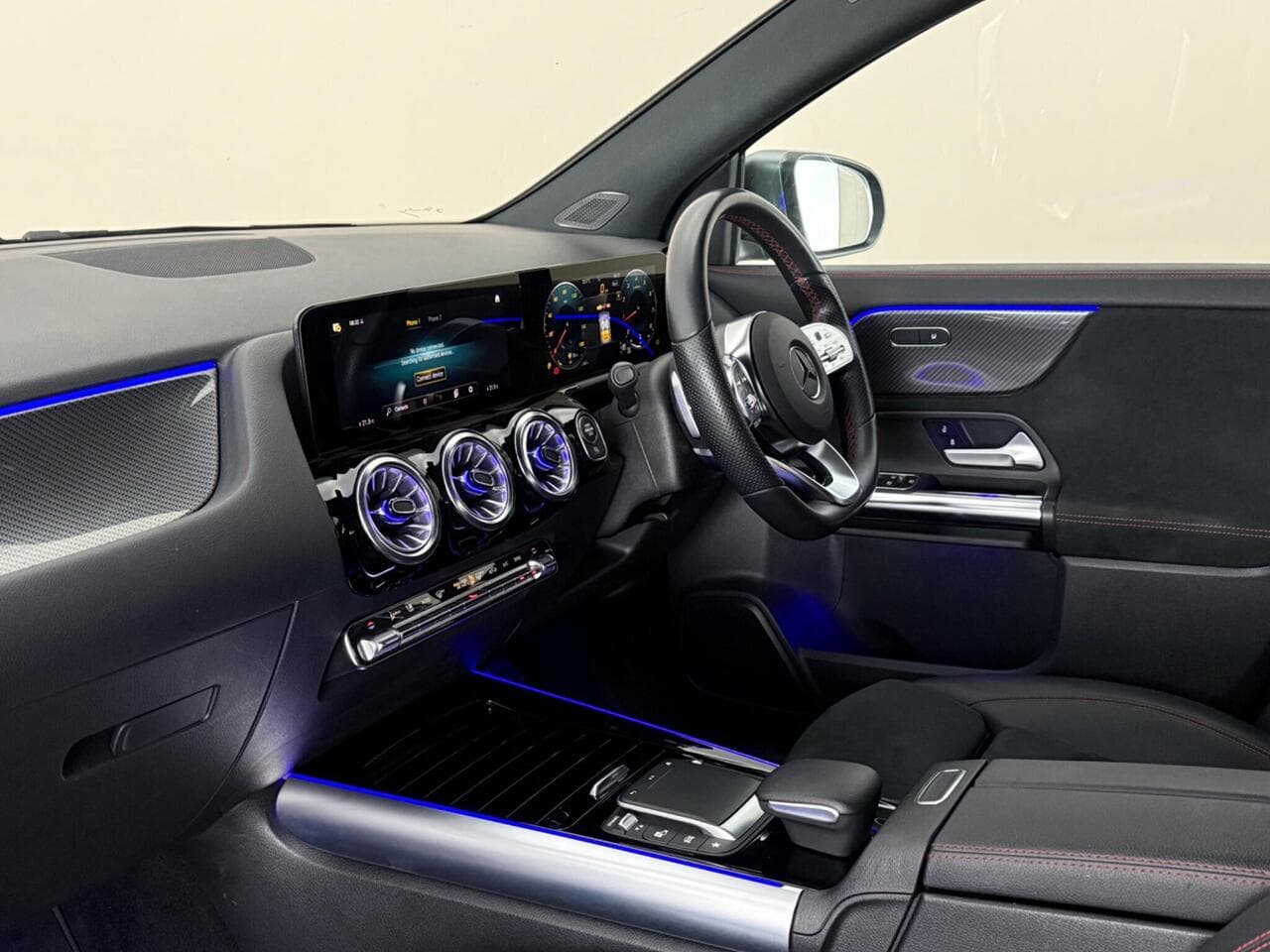 Mercedes-Benz GLA thumbnail Interior Front