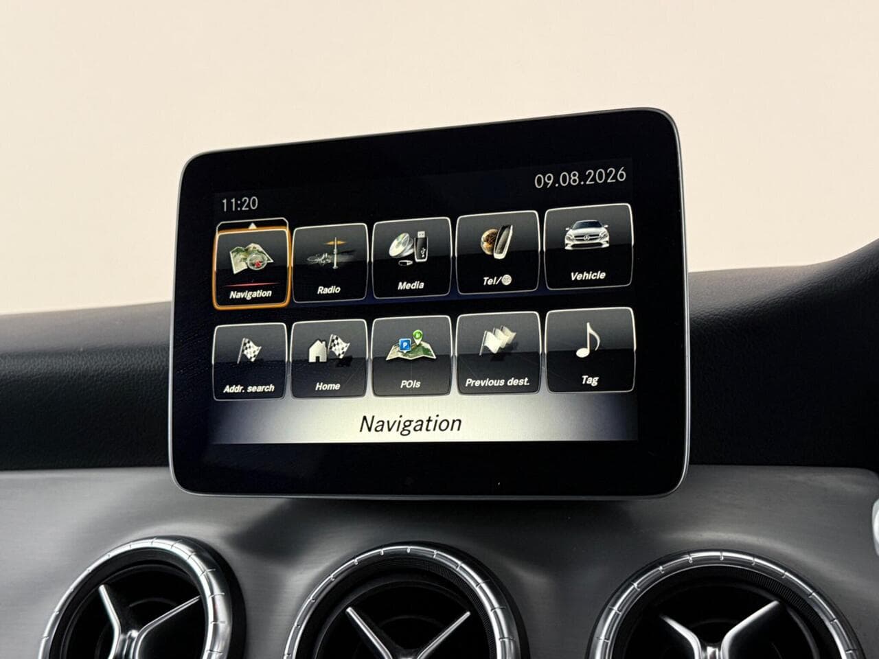 Mercedes-Benz CLA thumbnail Infotainment System