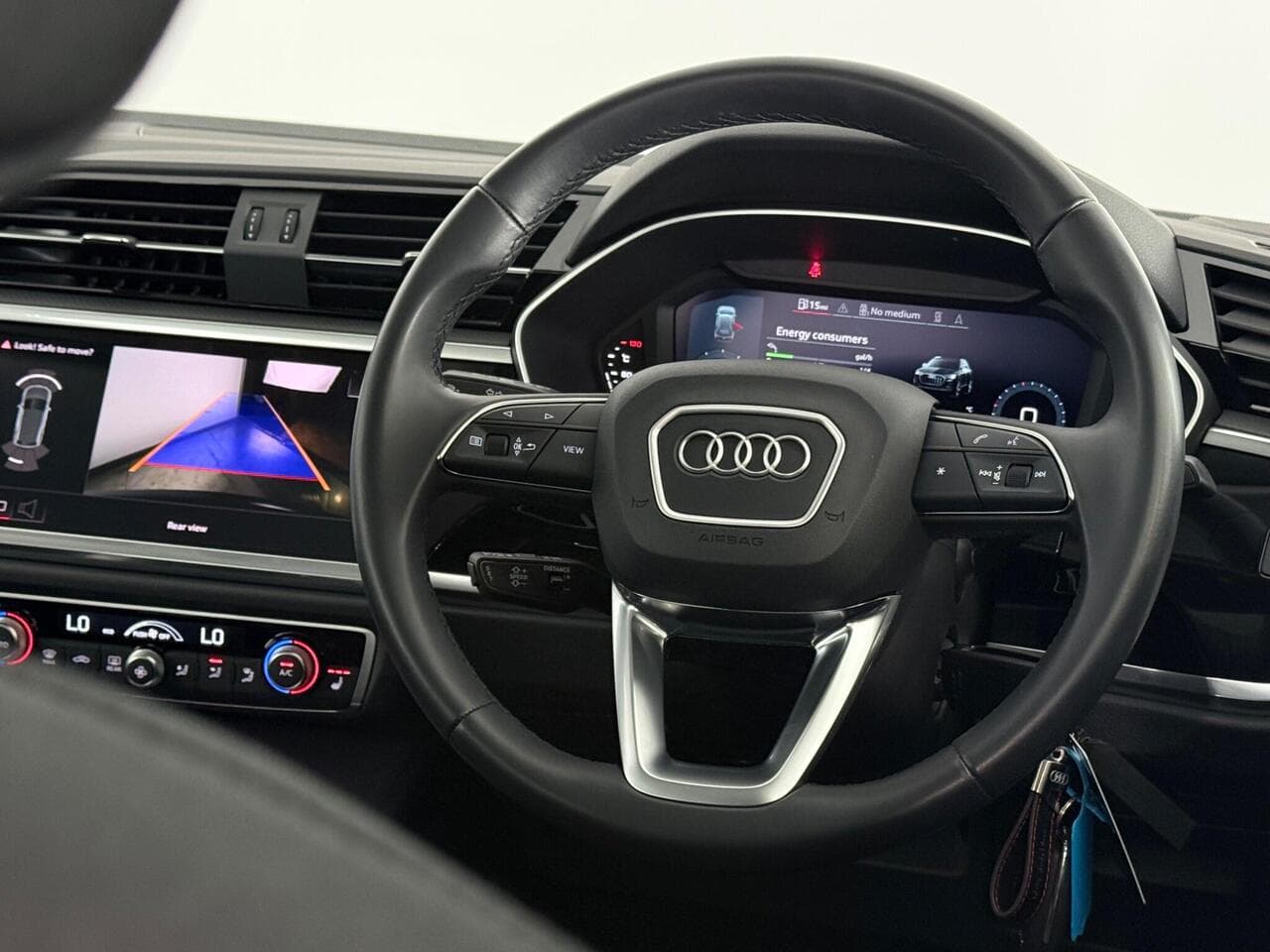 Audi Q3 thumbnail Steering Wheel
