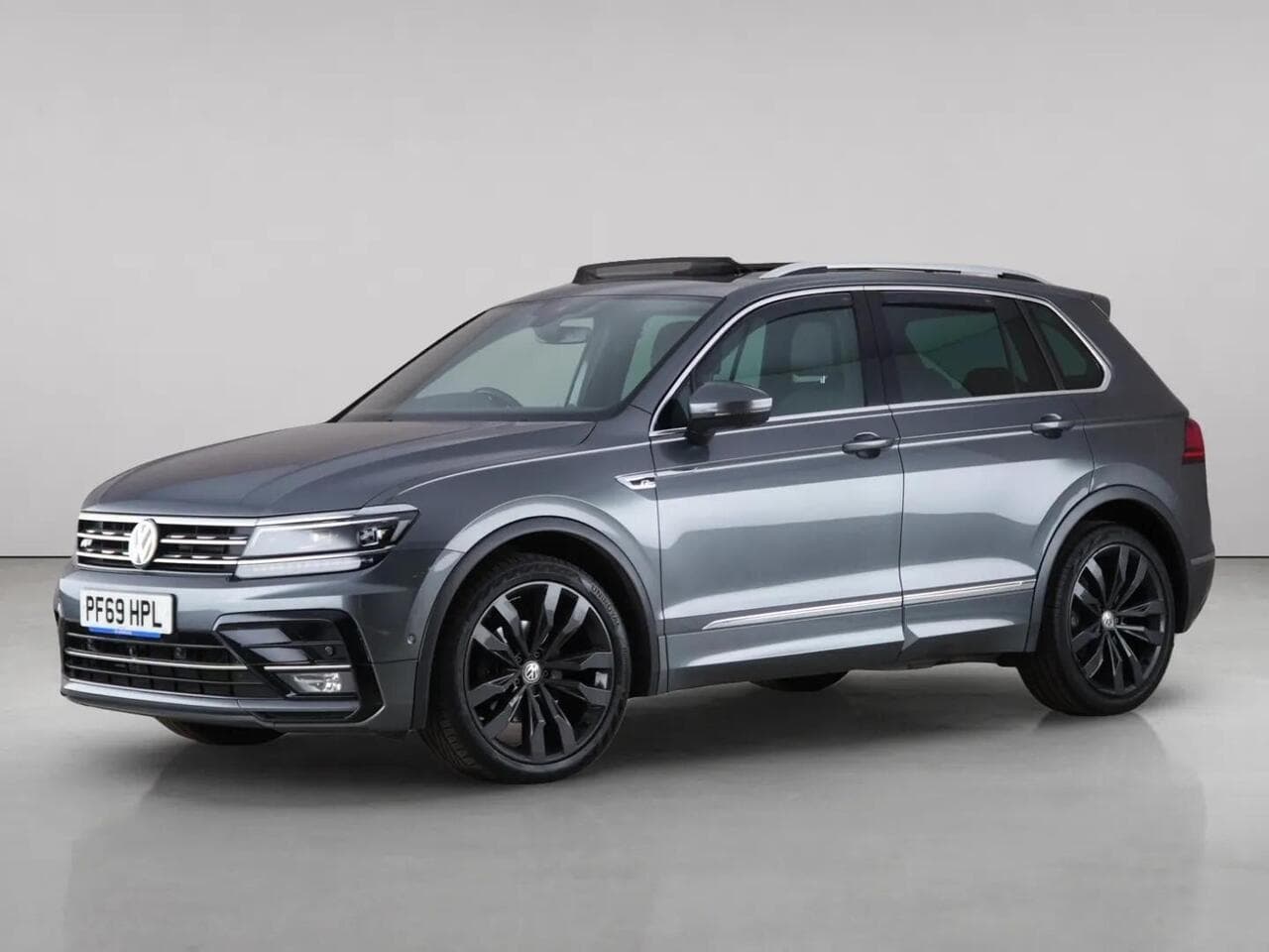 Volkswagen Tiguan thumbnail Front Left