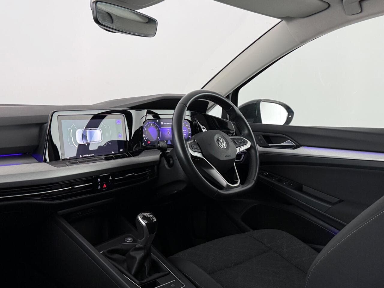 Volkswagen Golf thumbnail Interior Front