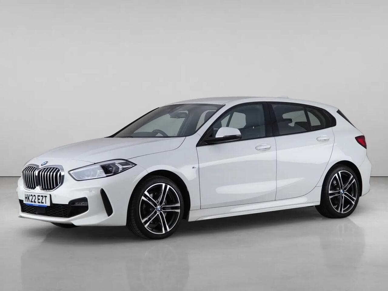 BMW 1 Series thumbnail Front Left
