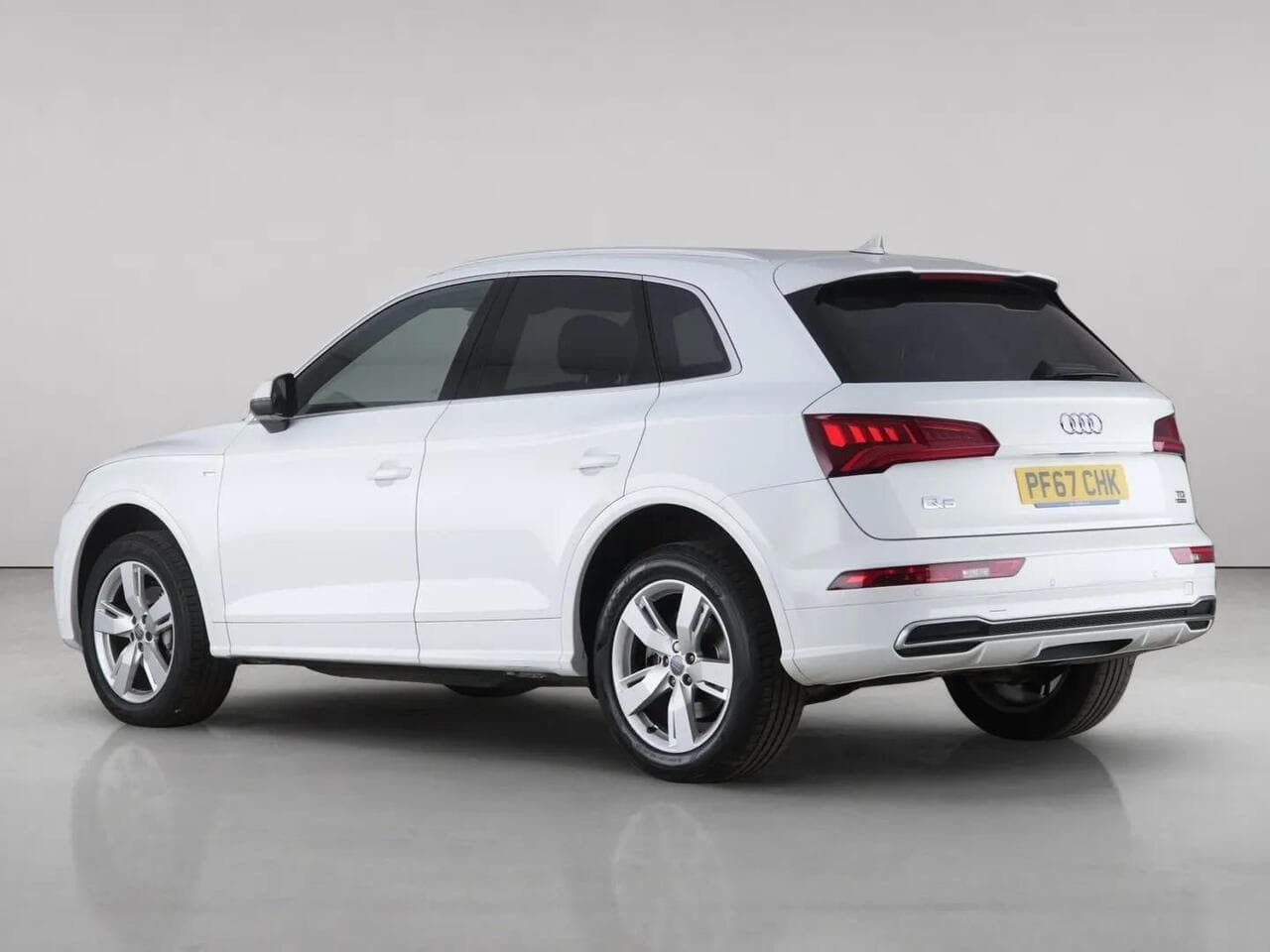 Audi Q5 thumbnail Rear Left