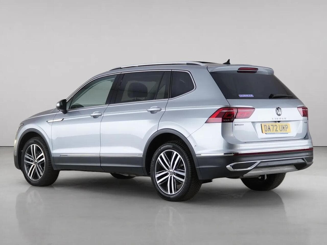 Volkswagen Tiguan Allspace thumbnail Rear Left