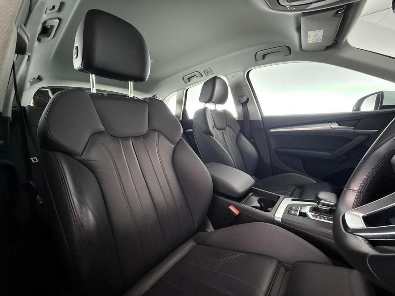 Audi Q5 thumbnail Seat Driver