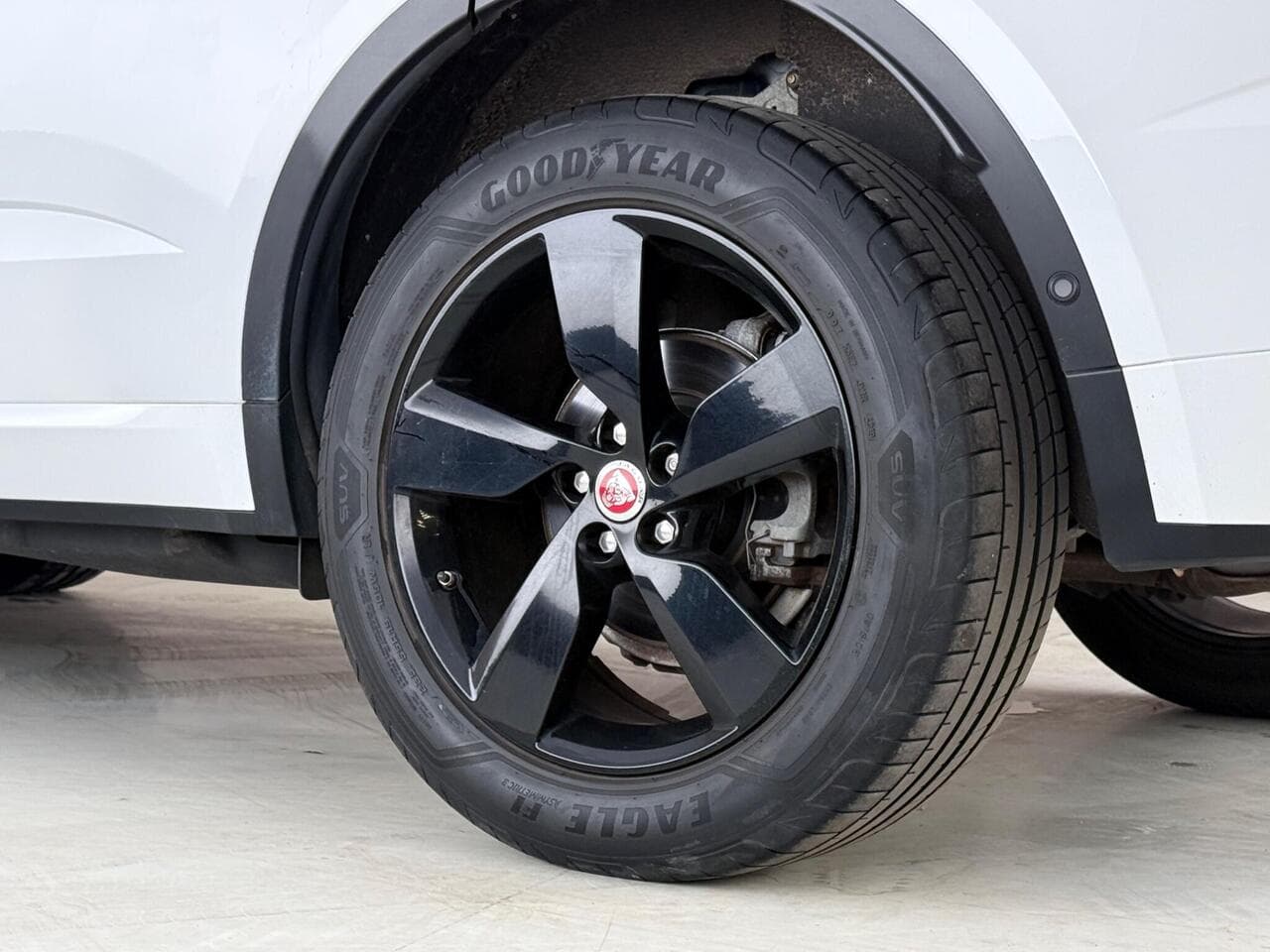 Jaguar E-PACE thumbnail Wheel