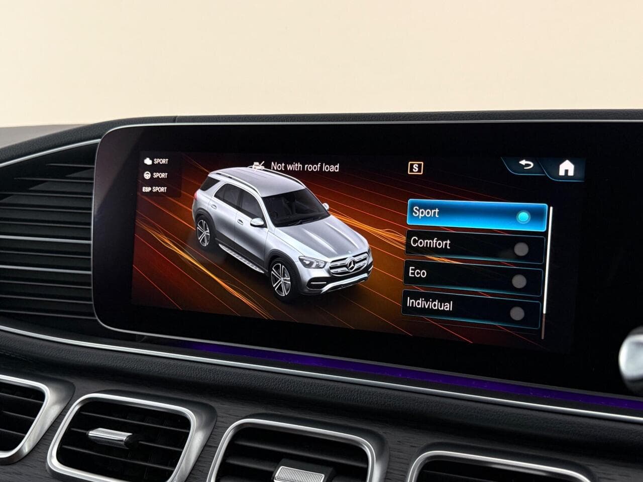 Mercedes-Benz GLE thumbnail Infotainment System